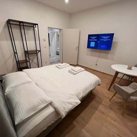 וינה Apartment Near Metro & Netflix מראה חיצוני תמונה