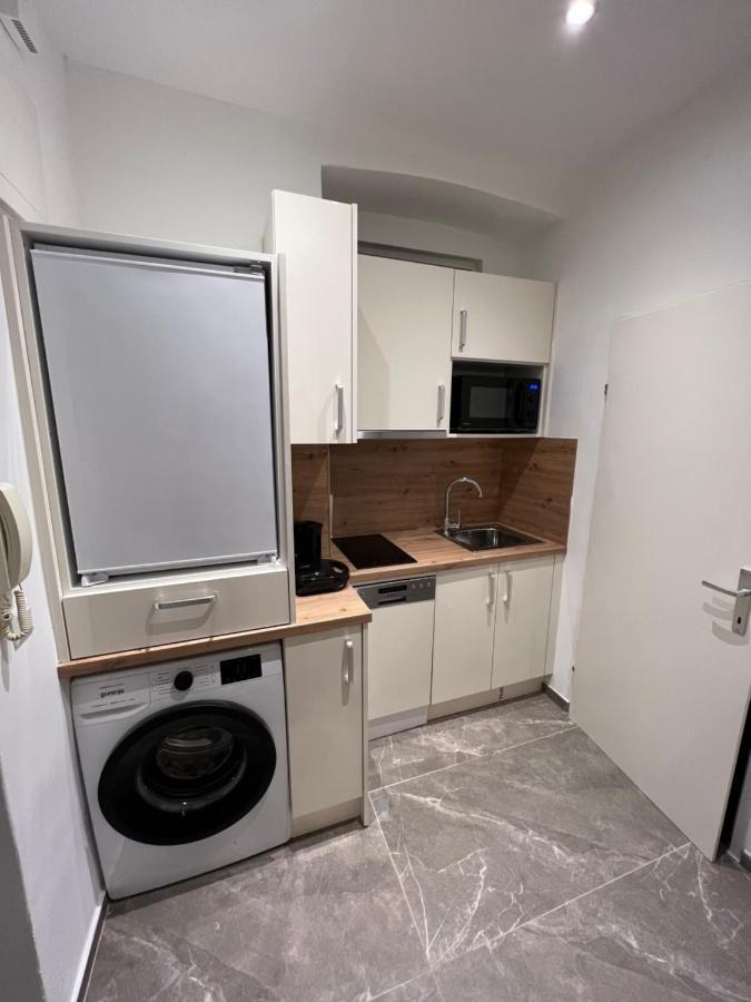 וינה Apartment Near Metro & Netflix מראה חיצוני תמונה
