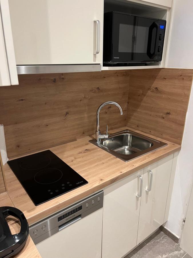 וינה Apartment Near Metro & Netflix מראה חיצוני תמונה
