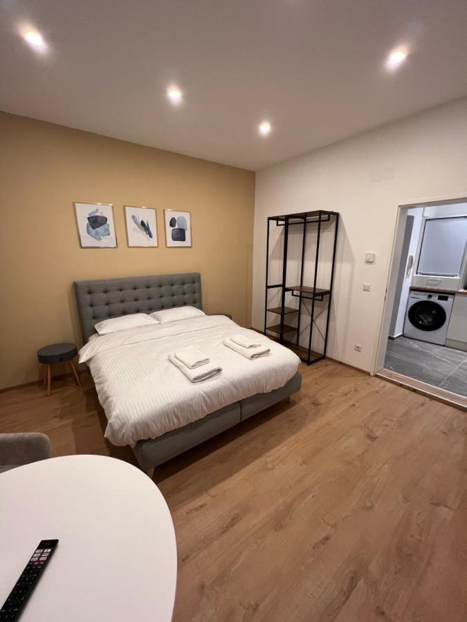 וינה Apartment Near Metro & Netflix מראה חיצוני תמונה