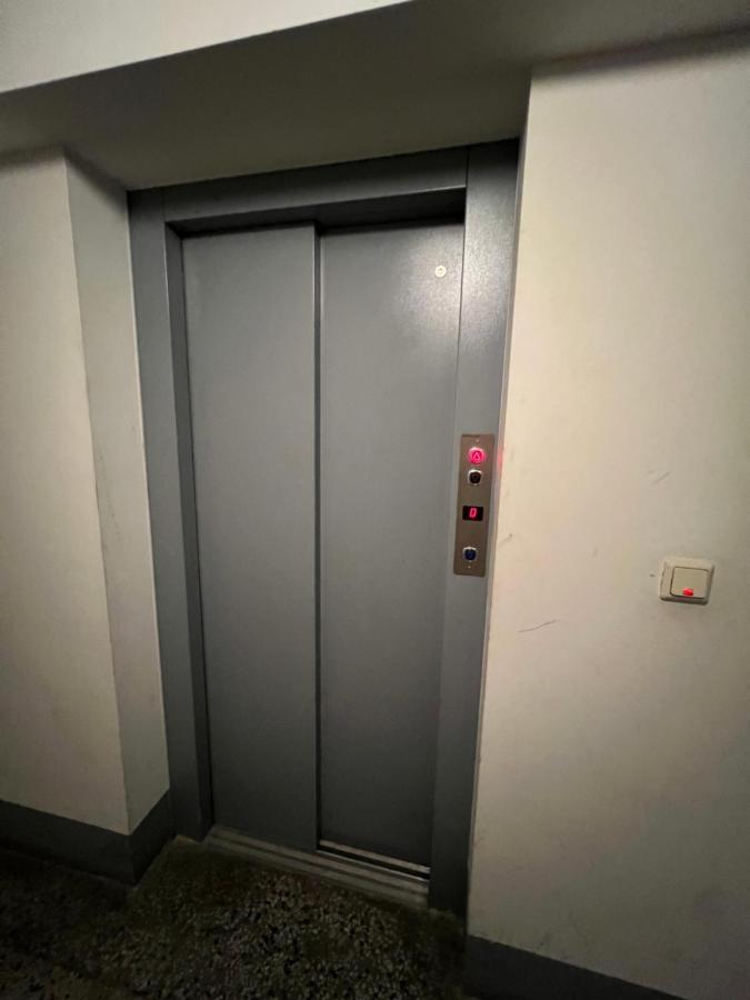 וינה Apartment Near Metro & Netflix מראה חיצוני תמונה