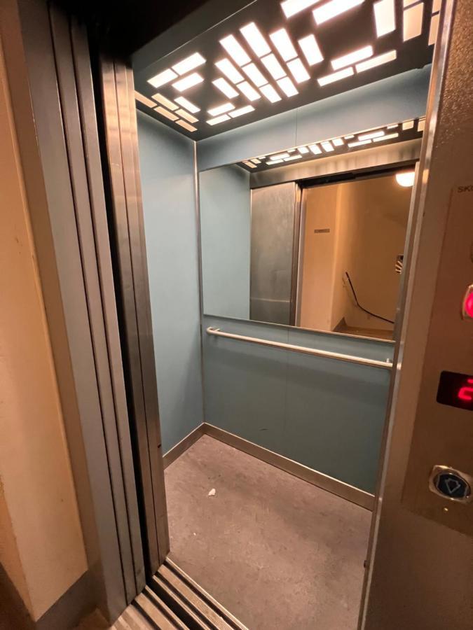 וינה Apartment Near Metro & Netflix מראה חיצוני תמונה