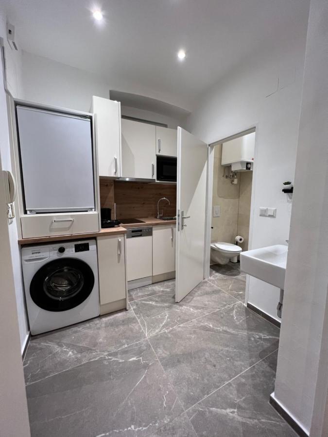 וינה Apartment Near Metro & Netflix מראה חיצוני תמונה